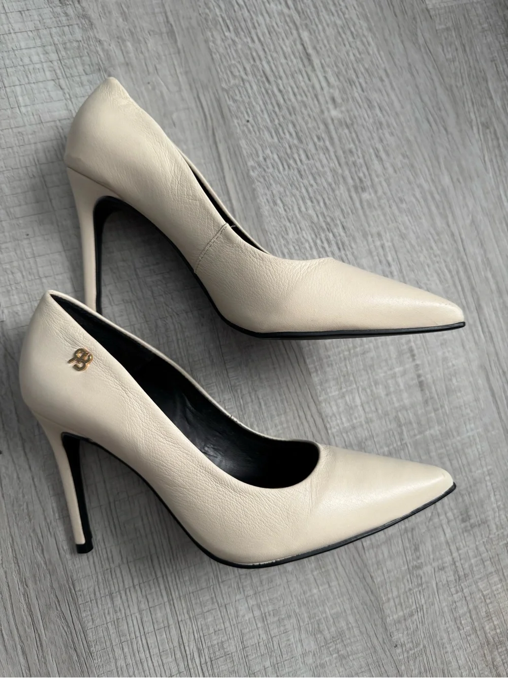 Women's Pointed-Toe Stiletto Pump in Beige